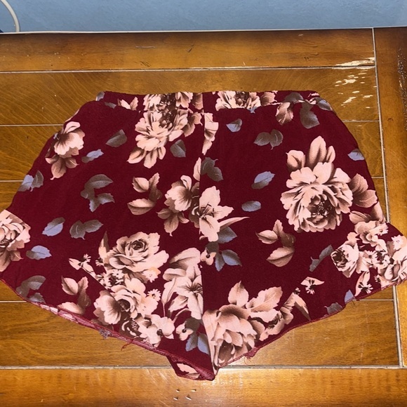 2 piece flirty floral Short Set & crop Tank top lace front small maroon & cream - Picture 11 of 13